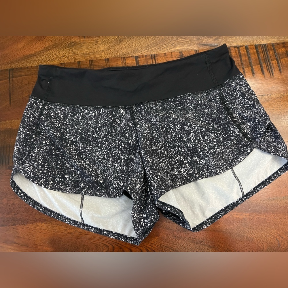 Lululemon Speed Up Shorts – Black/White Speckle | Size 4